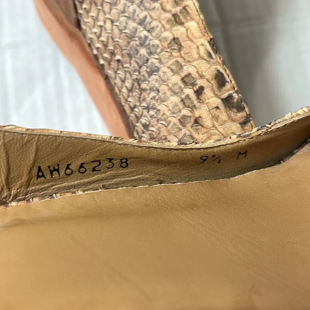 Stuart Weitzman Snakeskin Peep Toe Slingback Wood Platform heels sz 9.5 Mobwife